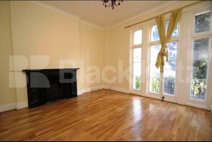 			GOOD FOR 3 SHARERS!, 2 Bedroom, 1 bath, 1 reception Flat			 Holloway Road, HOLLOWAY/ARCHWAY 
